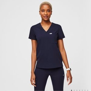 FIGS Catarina Scrub Top